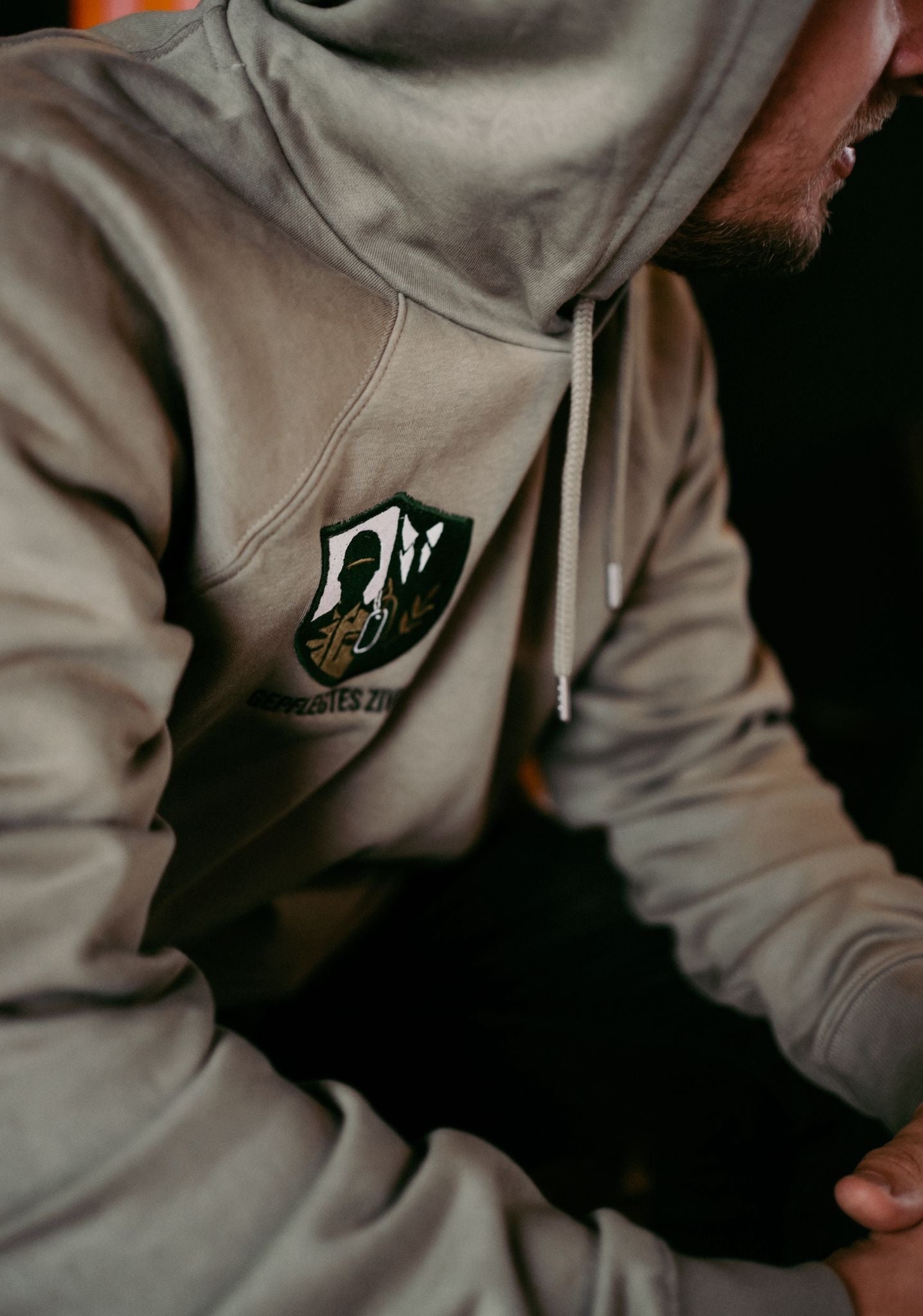 Gepflegtes Zivil™ | Herren Hoodie