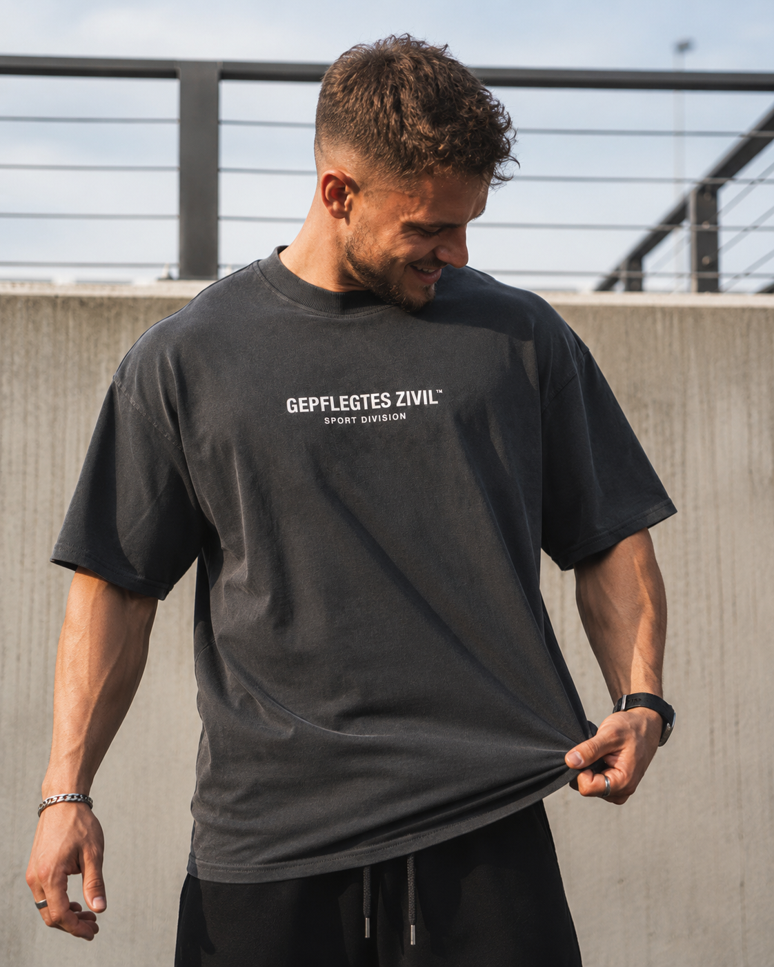 GEPFLEGTES ZIVIL™ |SPORT DIVISION | Oversized Shirt Herren