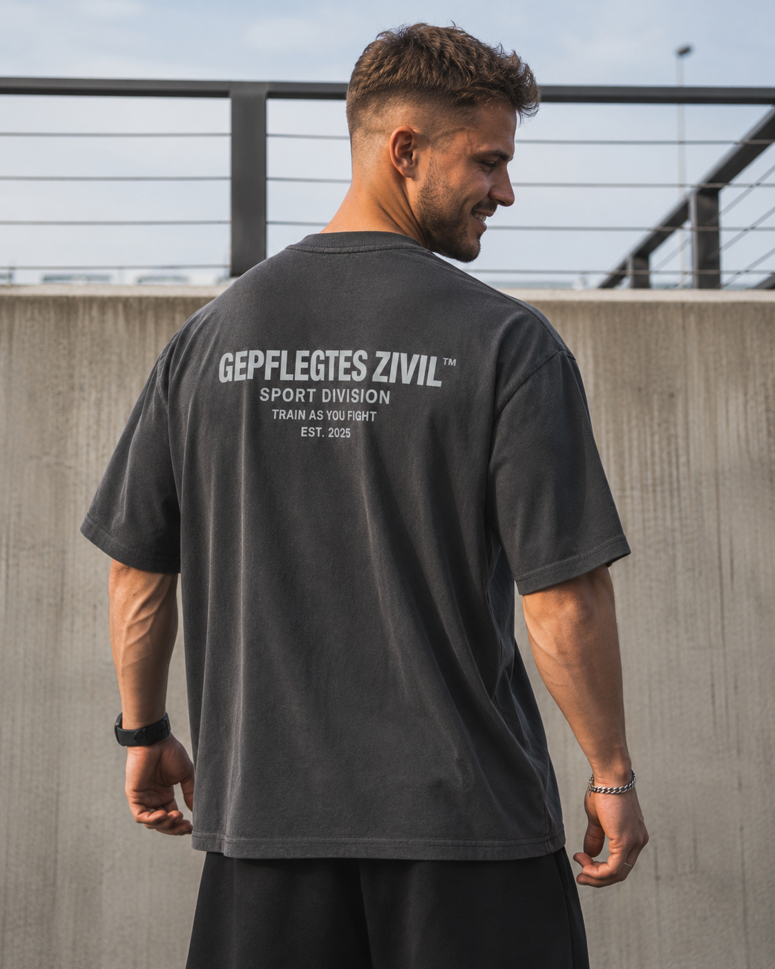 GEPFLEGTES ZIVIL™ |SPORT DIVISION | Oversized Shirt Herren
