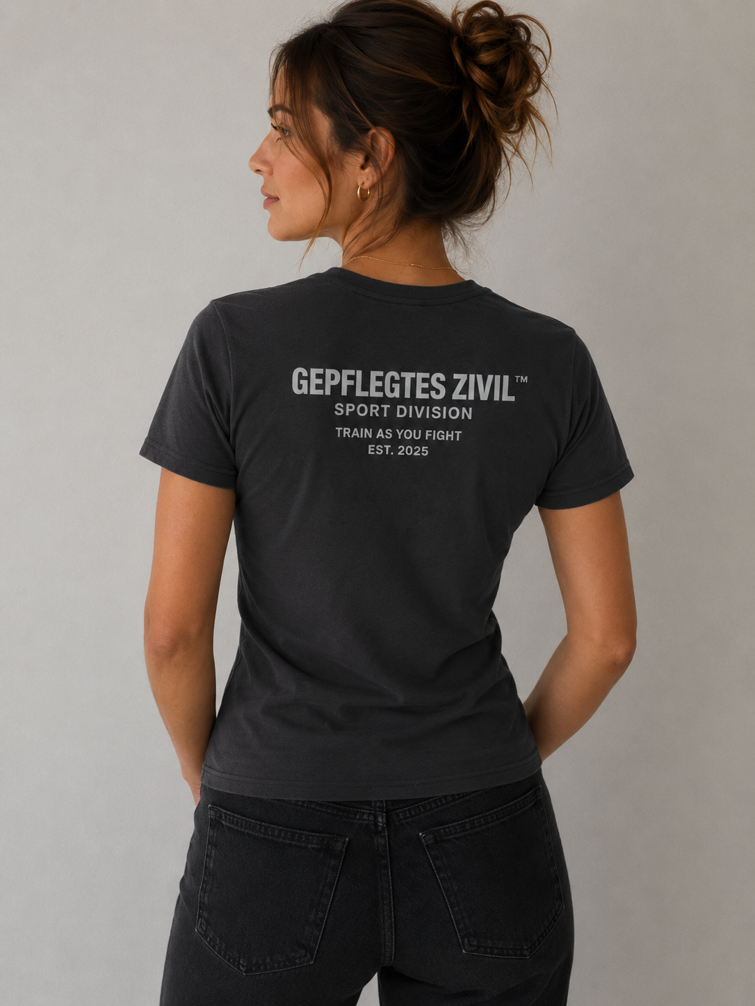 GEPFLEGTES ZIVIL™ | SPORT DIVISION | Damen Performance Shirt (Tailliert)